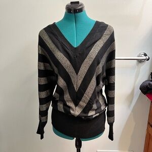 Black and gold chevron pattern sweater size large